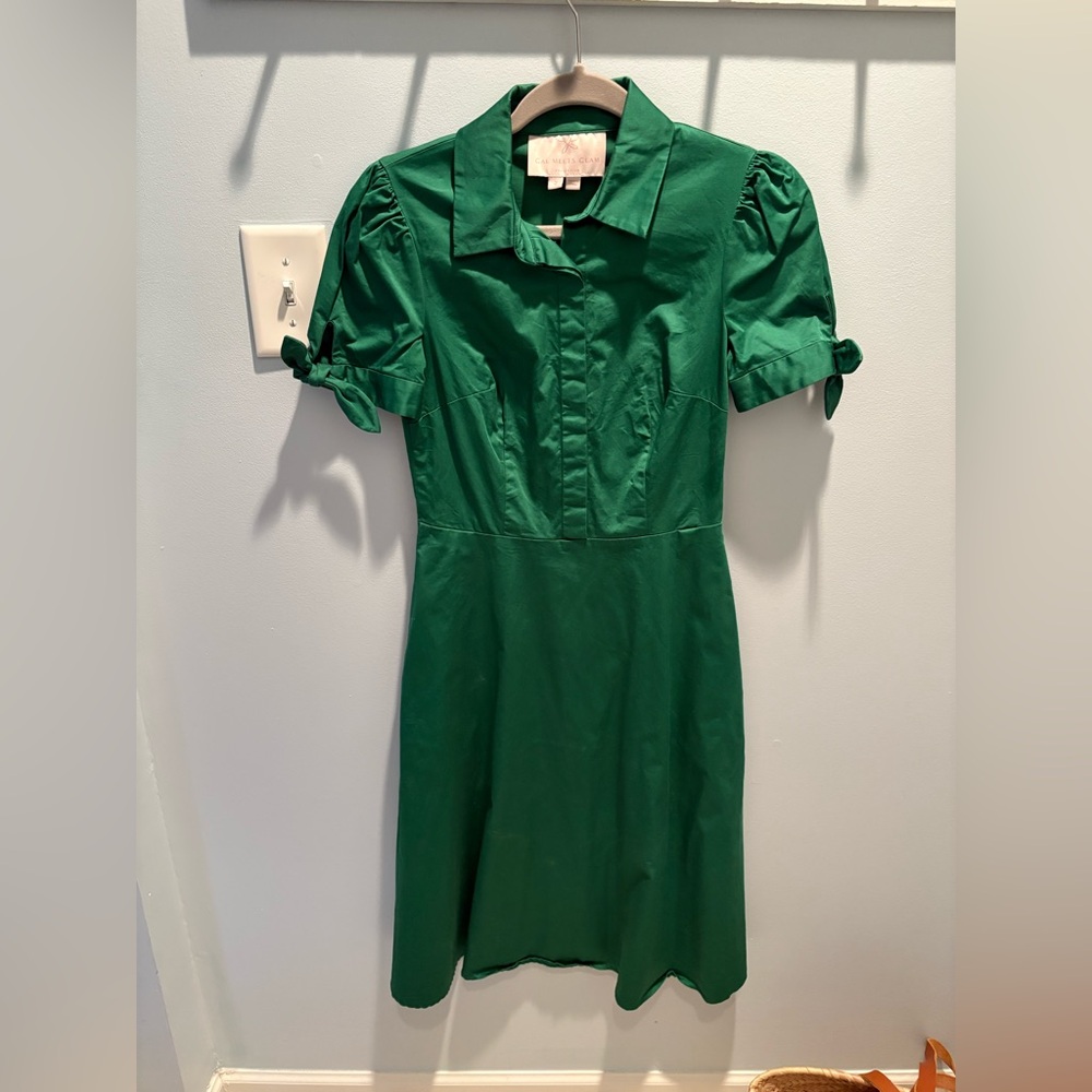 Gal Meets Glam Green Pleated Dress